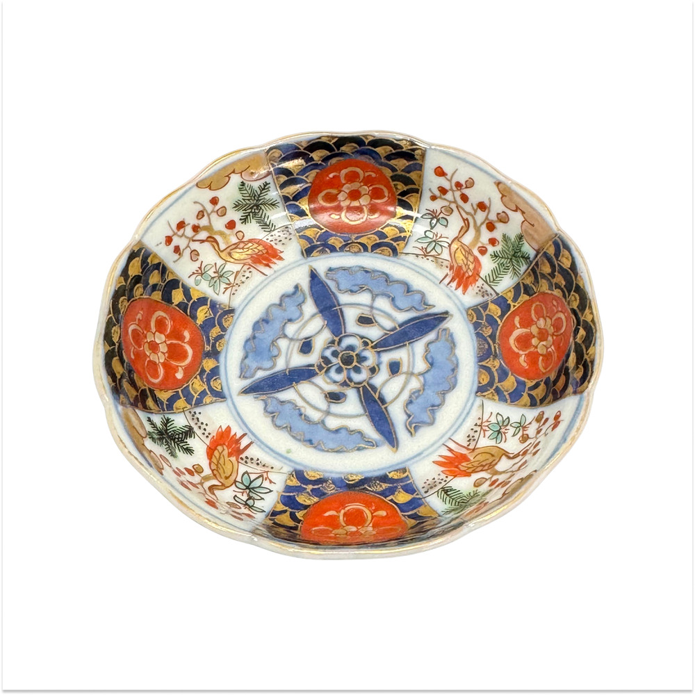Antique Japanese Meiji Imari Scalloped Bowl Arita Propeller Motif Signed Marked